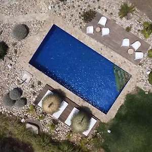 Dariana Padel & Pool Country house